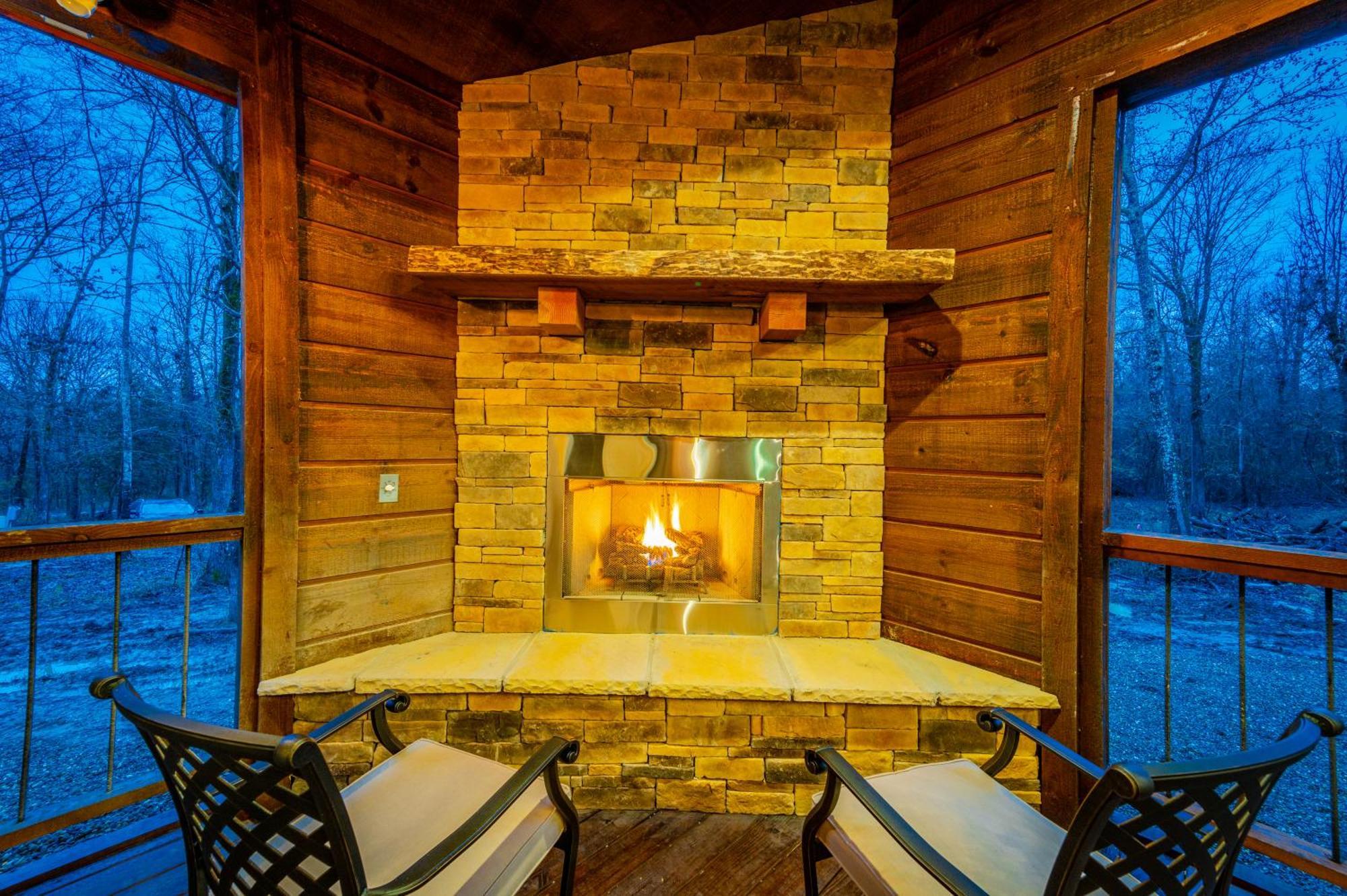 The Luxurious Blue Sky Lodge Is Epic! Broken Bow Ngoại thất bức ảnh