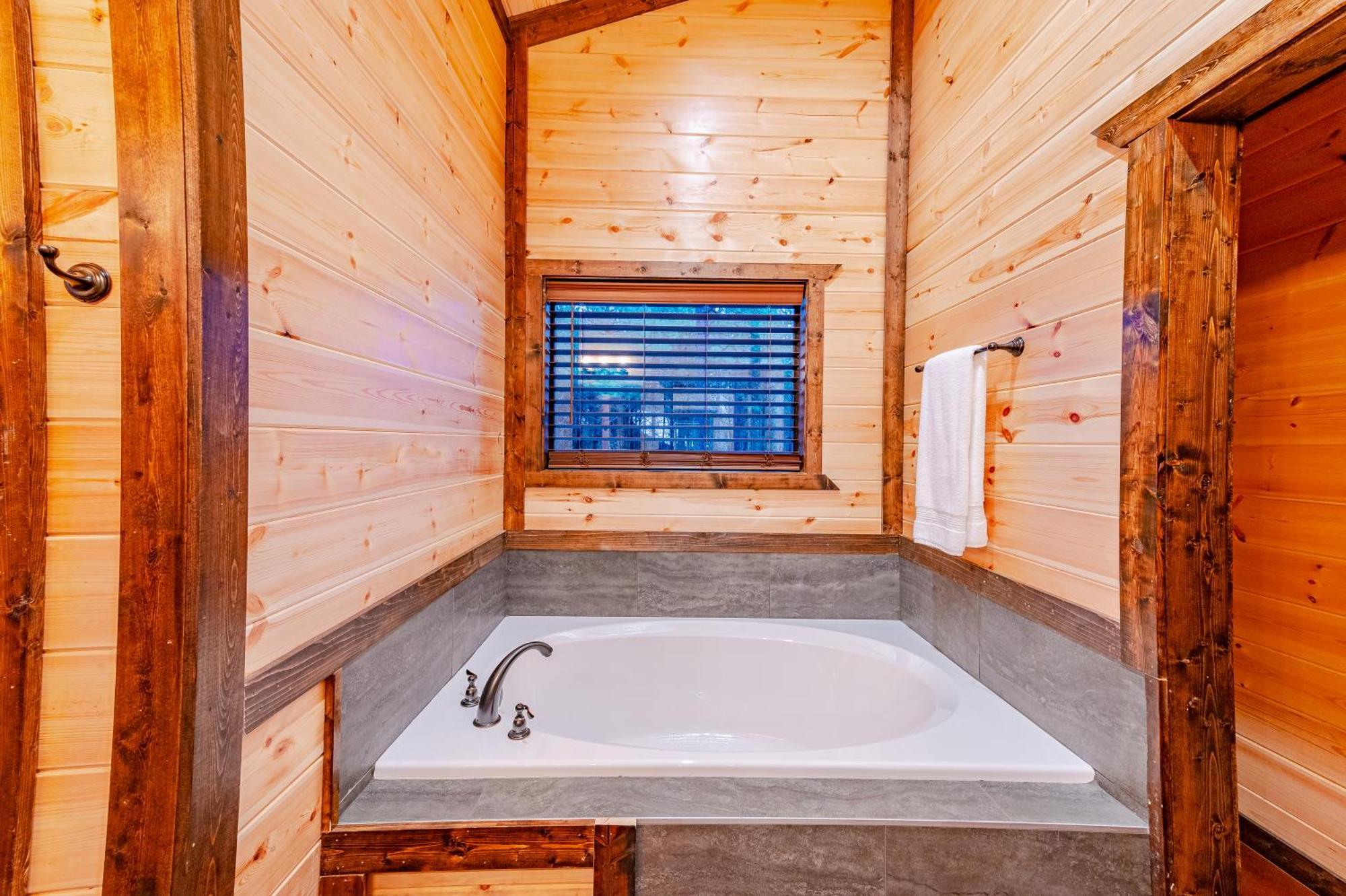 The Luxurious Blue Sky Lodge Is Epic! Broken Bow Ngoại thất bức ảnh