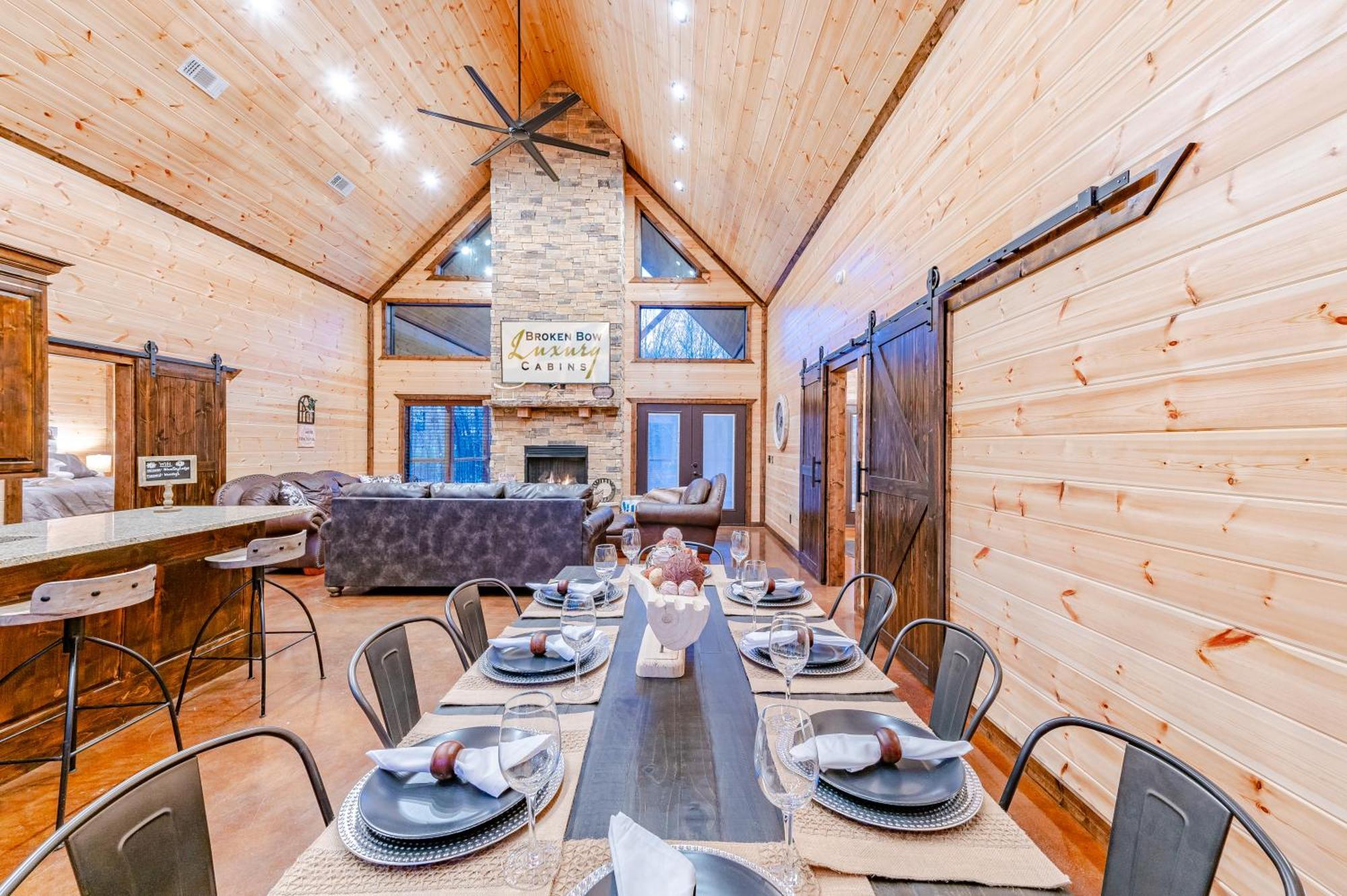The Luxurious Blue Sky Lodge Is Epic! Broken Bow Ngoại thất bức ảnh