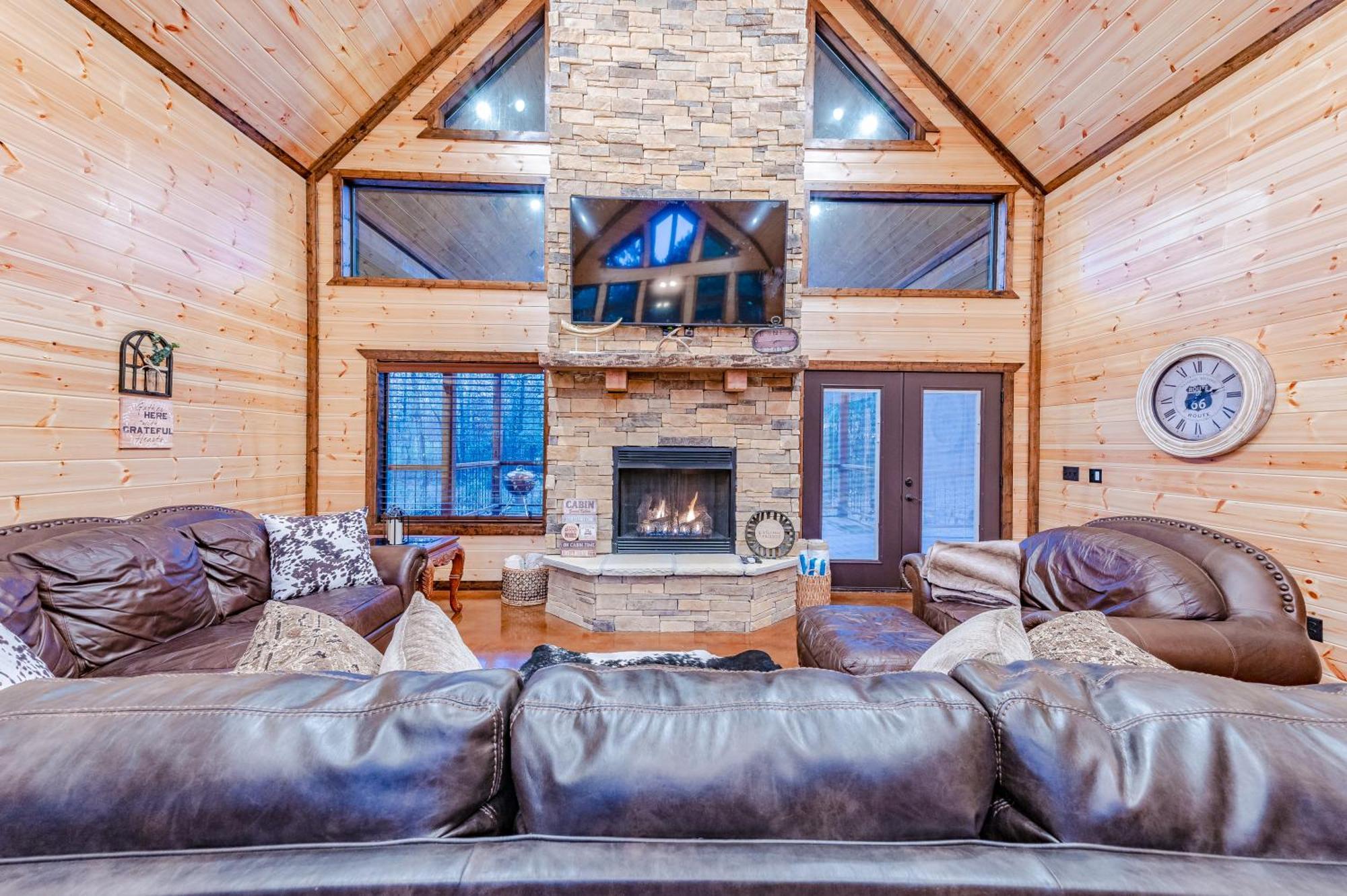 The Luxurious Blue Sky Lodge Is Epic! Broken Bow Ngoại thất bức ảnh