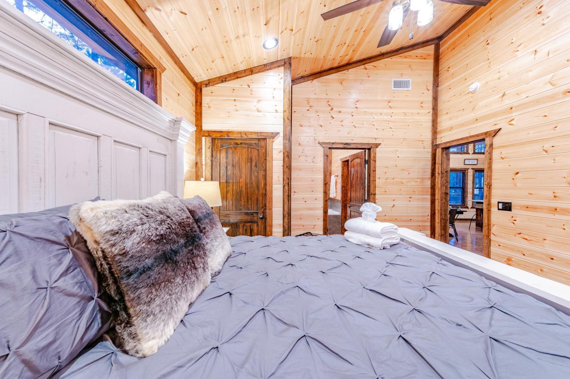 The Luxurious Blue Sky Lodge Is Epic! Broken Bow Ngoại thất bức ảnh