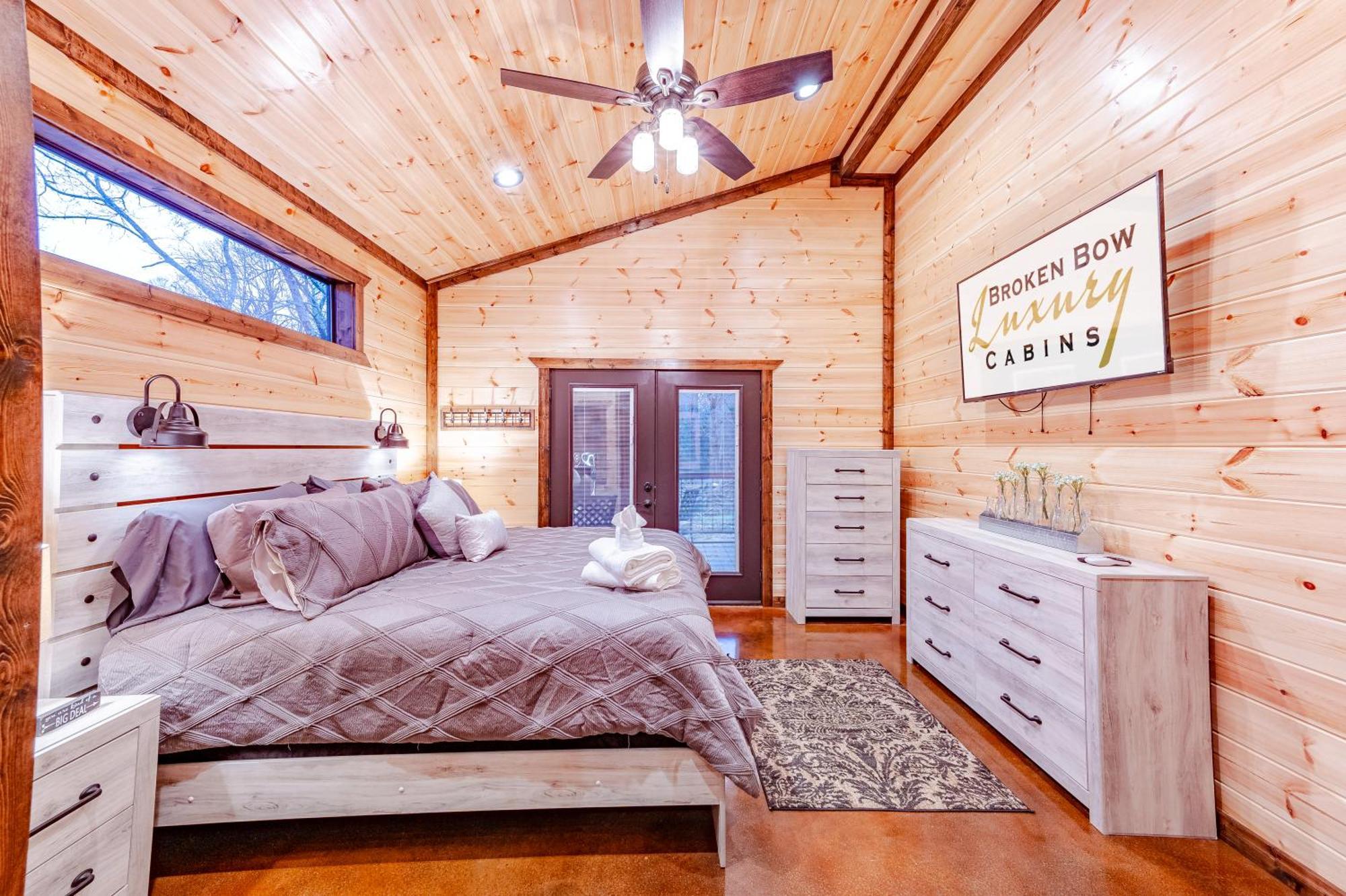 The Luxurious Blue Sky Lodge Is Epic! Broken Bow Ngoại thất bức ảnh