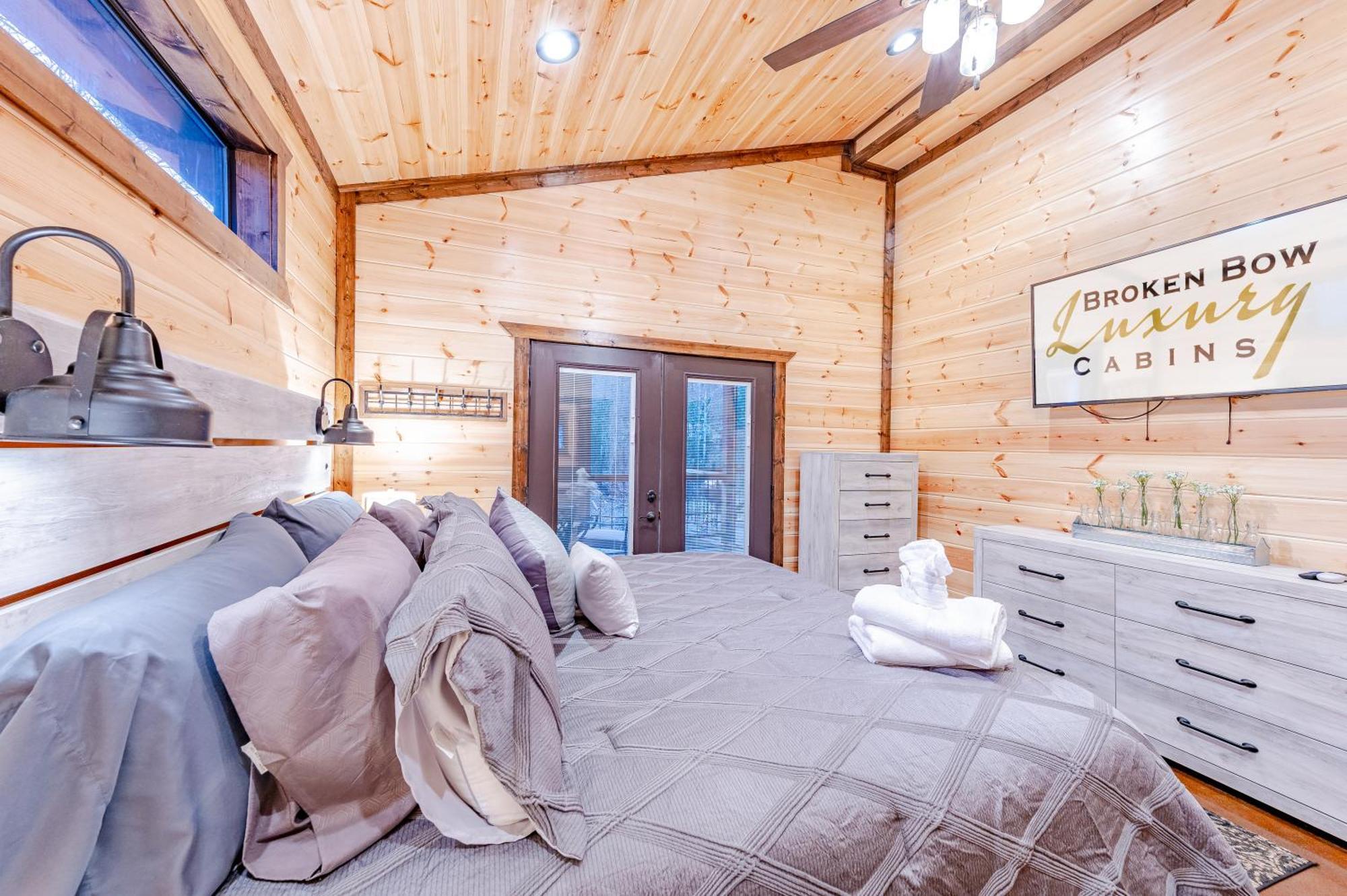 The Luxurious Blue Sky Lodge Is Epic! Broken Bow Ngoại thất bức ảnh
